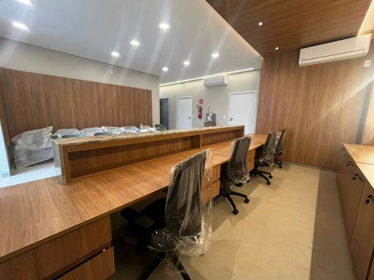 Prédio comercial disponível para locação no bairro Centro. - Foto 2