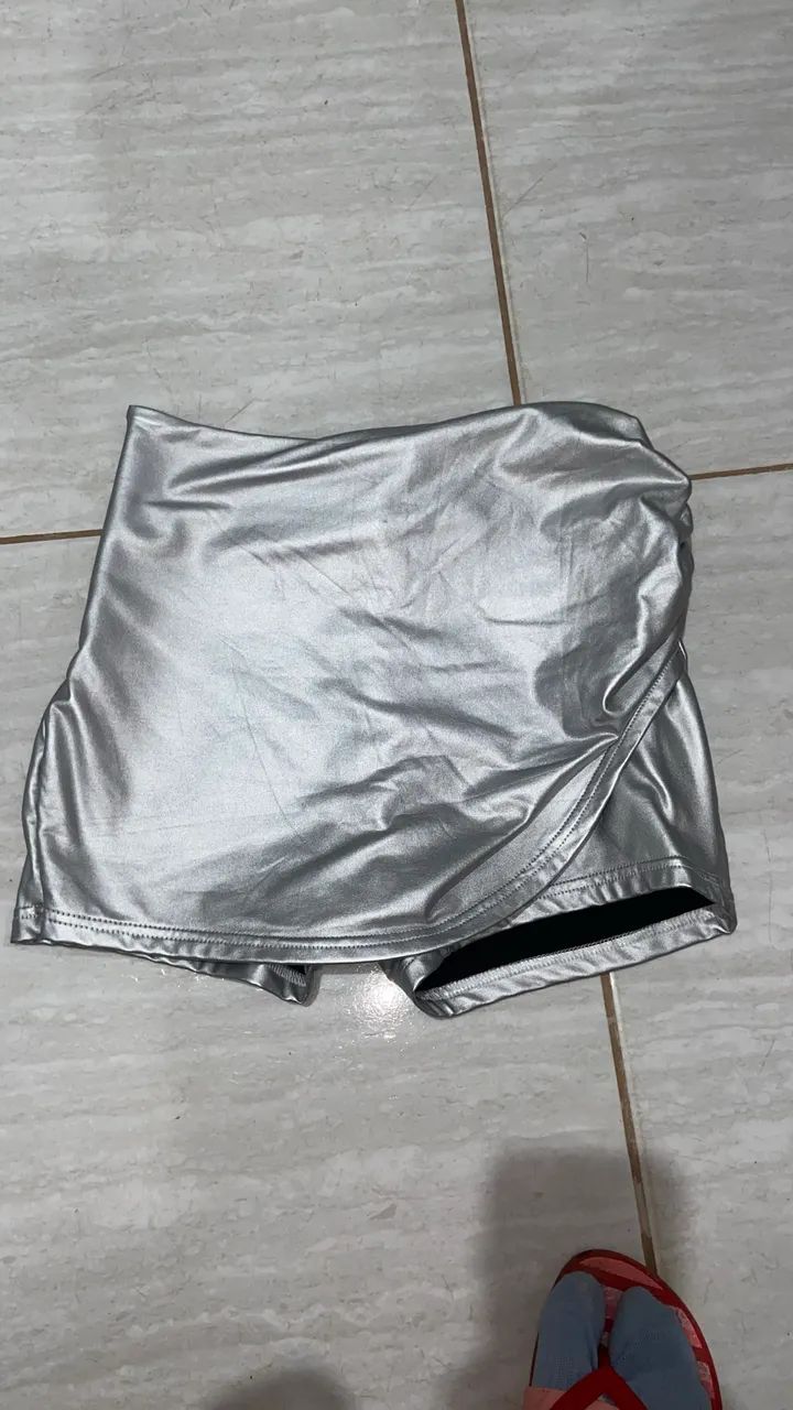 Short saia prata tamanho P - Foto 2