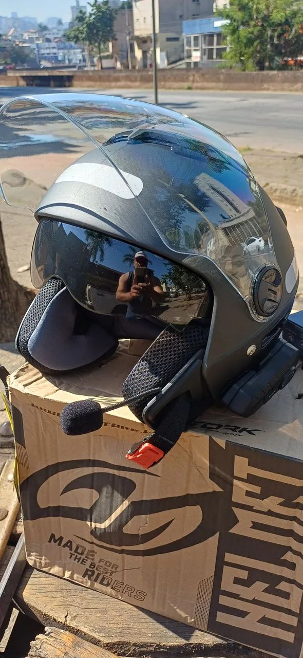 Capacete Novo com Óculos e Fone Bluetooth - Foto 6