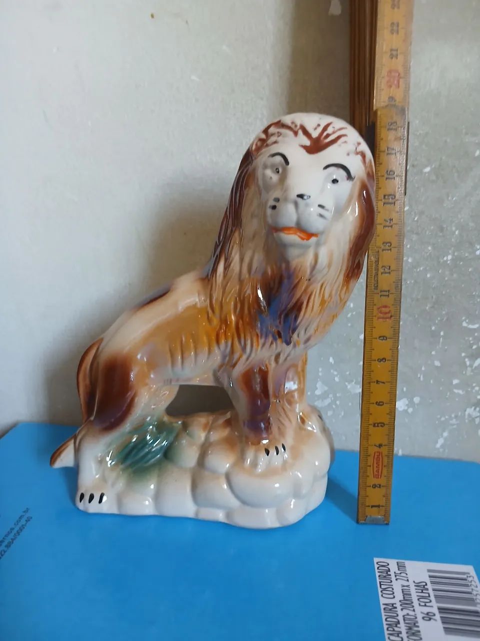 Esculrua leão de porcelana 