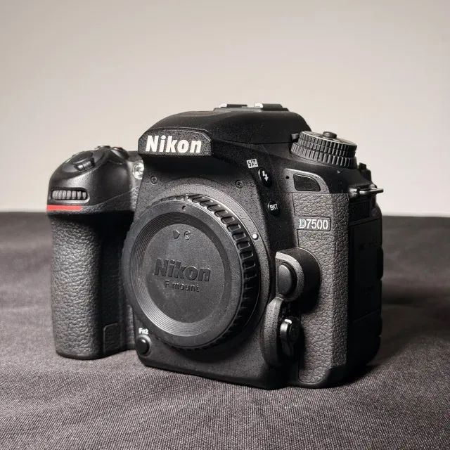 Nikon D7500 