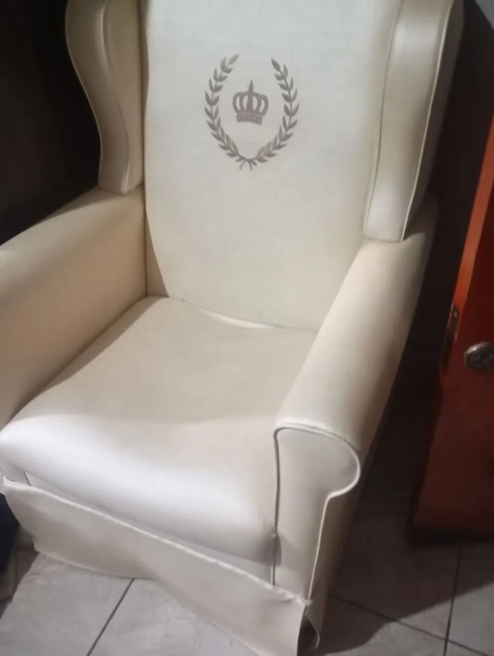 Vende se poltrona de amamentação urgenteeee  - Foto 2