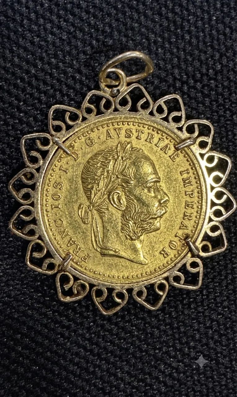 Esterlina Ouro 22k com moldura