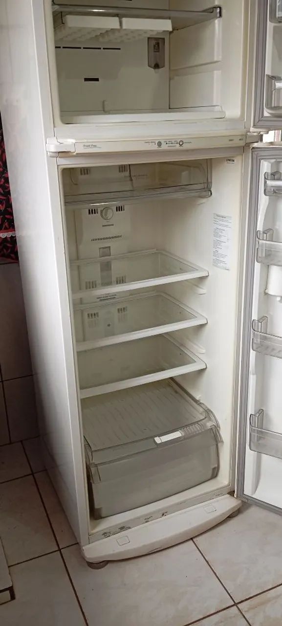 GeladeiraFrost Free, 110 V e modelo BRM380A. - Foto 5