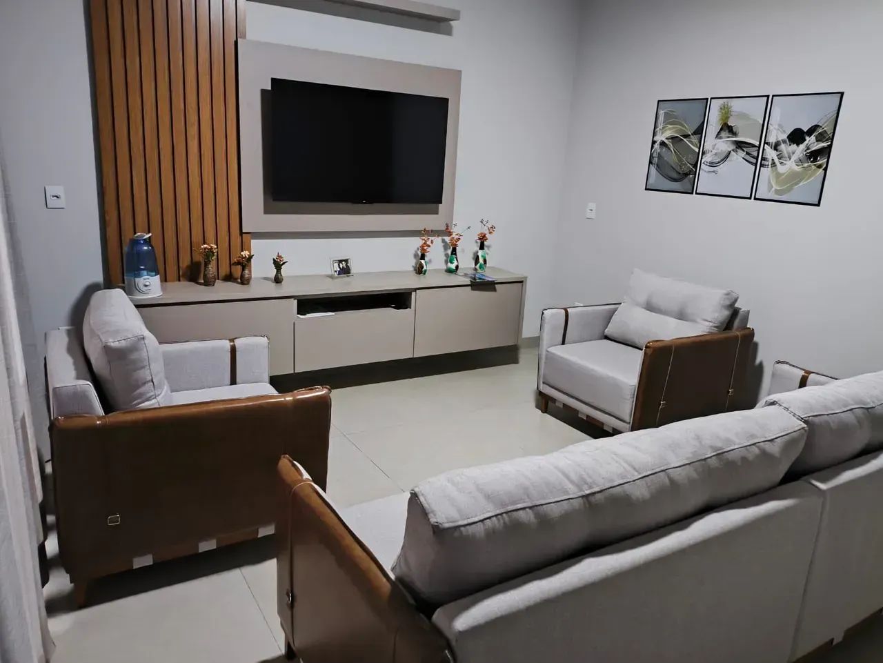 Vendo casa com 3 quartos 1 suíte com piscina e churrasqueira próximo ao centro - Foto 3