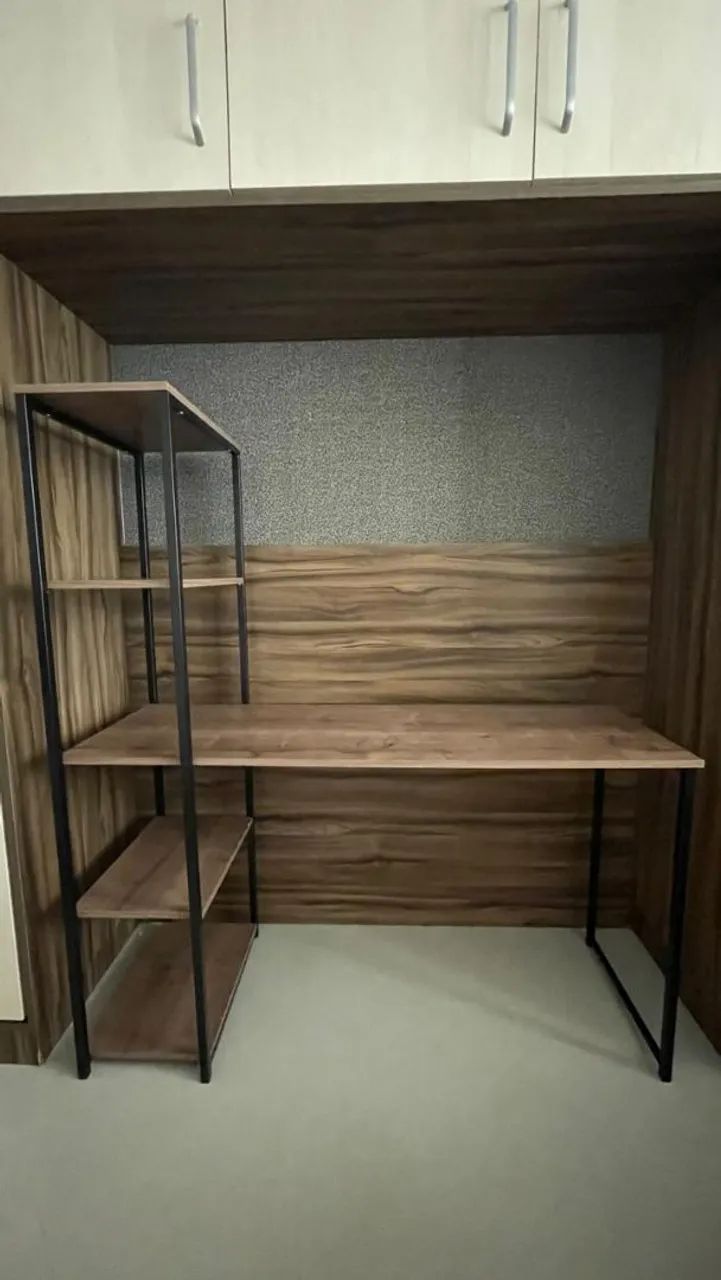 Estante com Mesa de Estudo65570204325634120