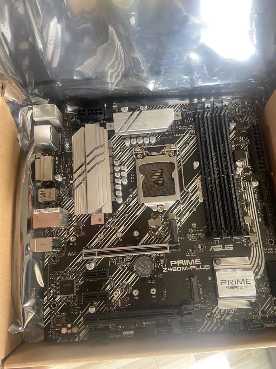 Placa mãe Asus Prime z490m Plus (Com defeito)