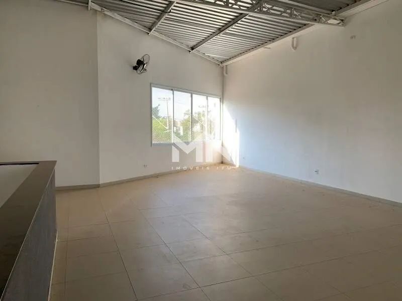 Salão alugar 2 banheiros Novo Centro 160m² - Foto 2