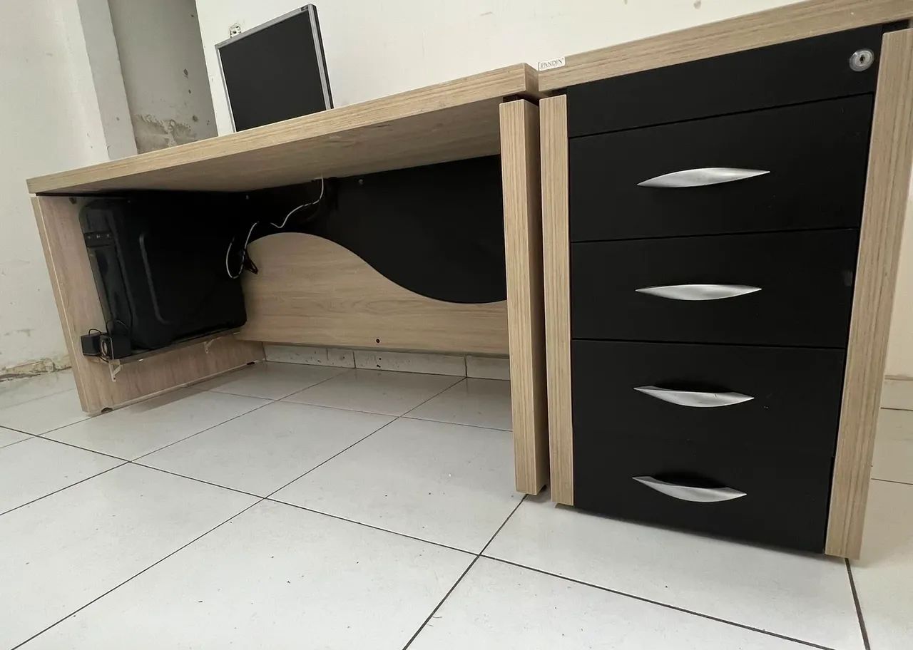 Mesa para escritório com gaveteiro  - Foto 4