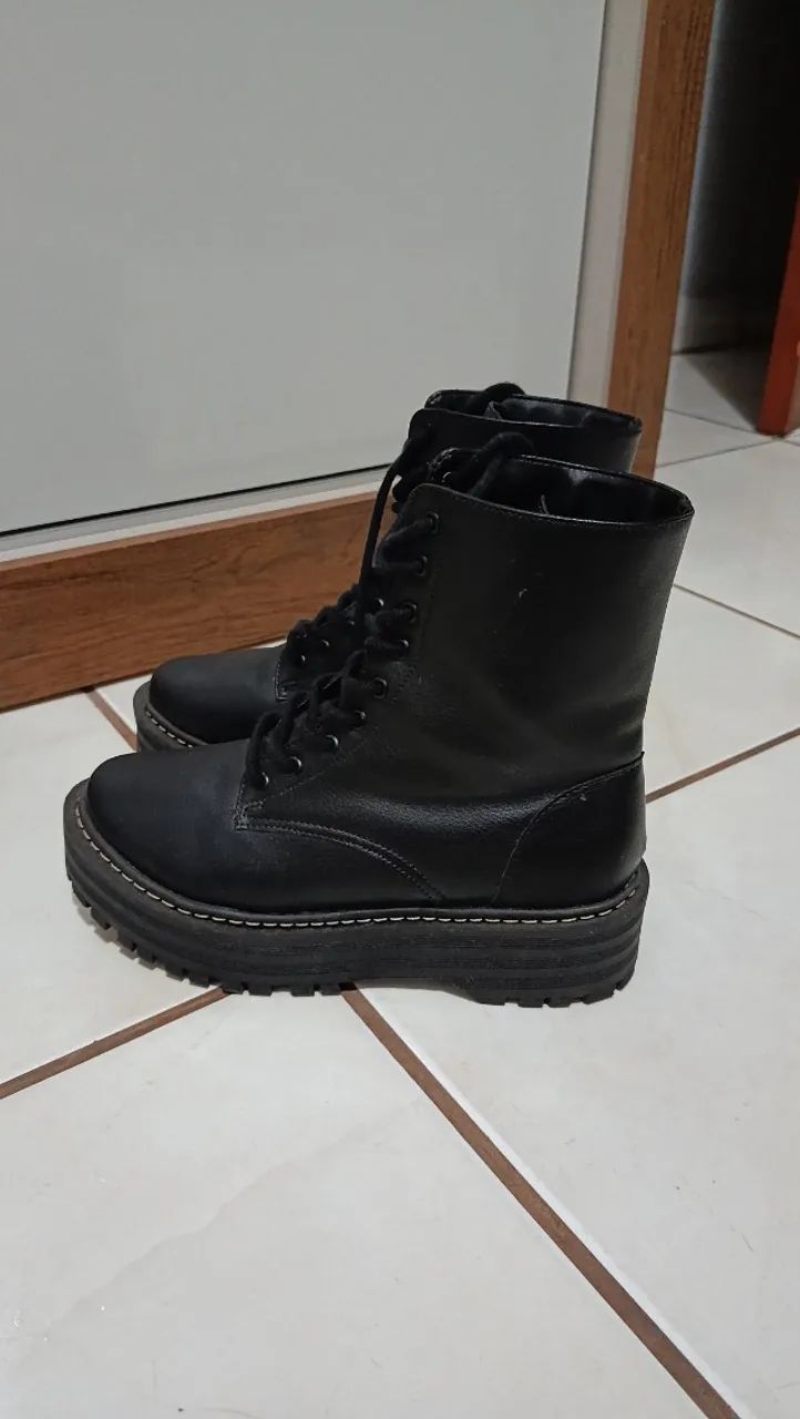 Coturno feminino Arezzo 