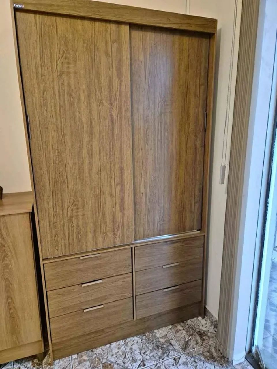 Guarda roupa com porta de correr 