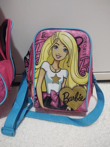 Mochila de rodinhas e lancheira barbie - Foto 2