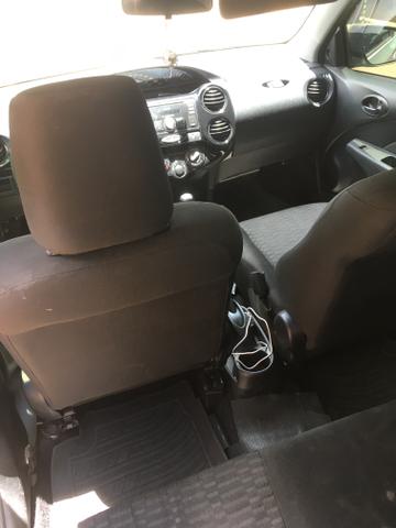 Toyota Etios X Sedan - Foto 5