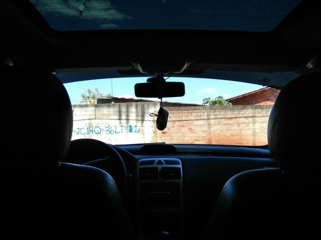 Troco ou vendo Pegeout 307 Presence Hatch - Foto 6