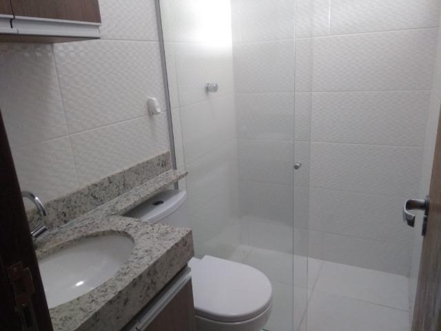 Allmeida vende bela casa com três quartos no Condomínio Mansões Entre Lagos - Foto 11
