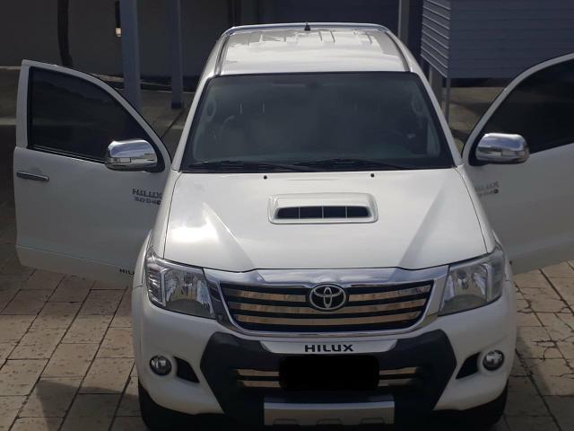 Hilux SRV 3.0 D-4D 2014 bx Km impecável Acessórios - Foto 14