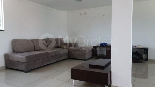 Casa sobrado com 5 quartos na Vila Santa Helena em Goiânia - Foto 4