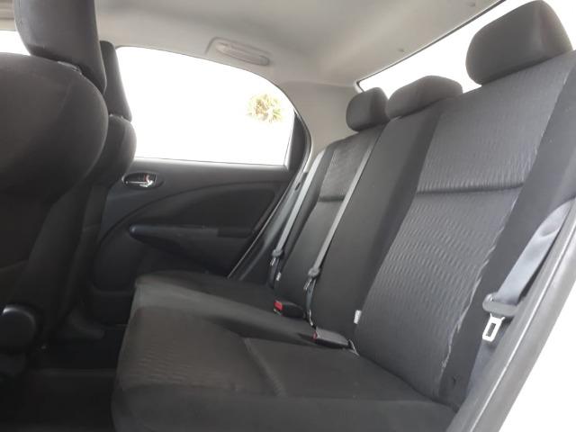 Toyota Etios 1.5 XS 16V Flex Automático 2016/2017 Prata - Foto 9