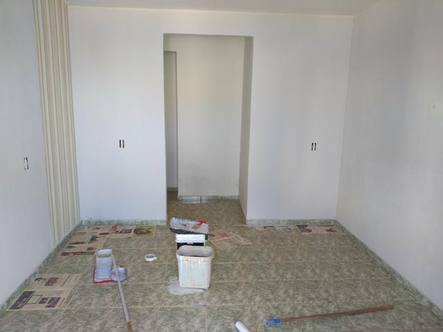 Vendo ótimo prédio com três apartamentos e uma casa de fundos - Foto 11