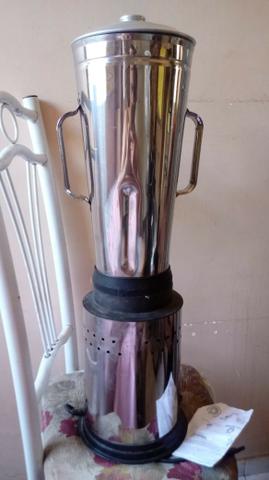 Um liquidificador industrial novo 6 litros