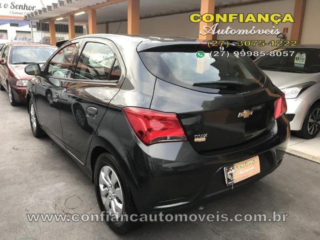 GM / Onix Hatch LT 1.0 8V - Foto 5