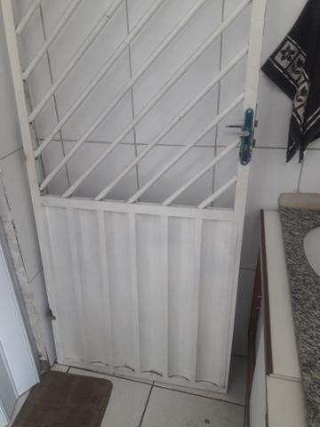 Portão 2.20 x 0.85 600 reais zap * - Foto 2