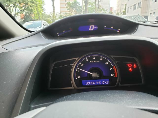 Civic 2011 Cambio Manual, cor cinza carro com 130 mil km