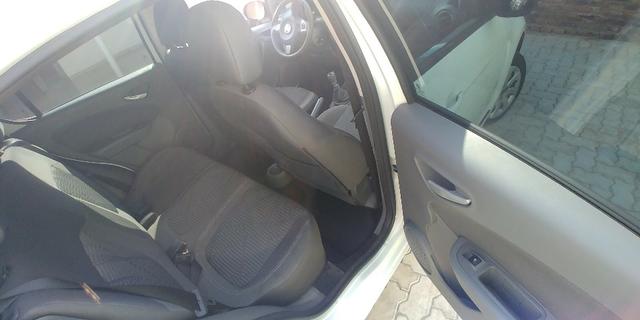 Vende-se Fiat Palio Attractive Flex em excelente estado de conservação! - Foto 6