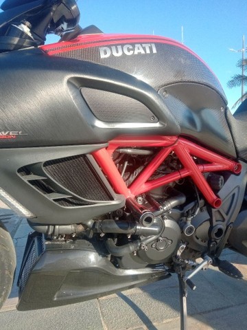 DUCATI DIAVEL CARBON