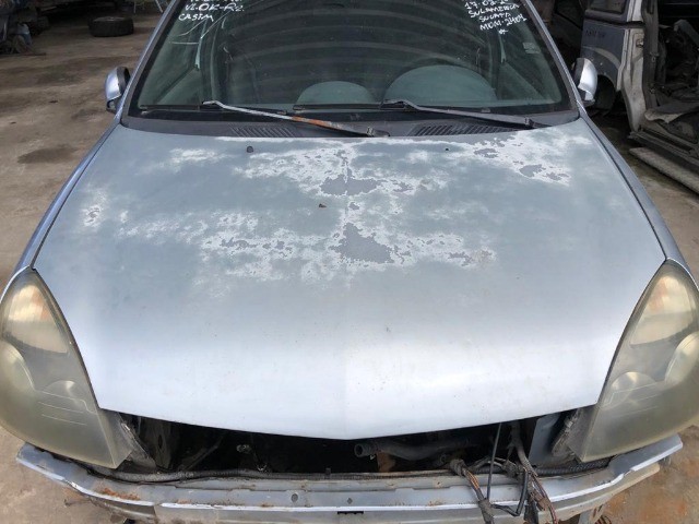 capô renault clio