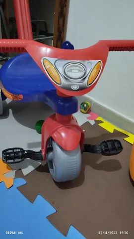 Triciclo Motoca Velotrol Super Teia Infantil Heróis- Tchuco