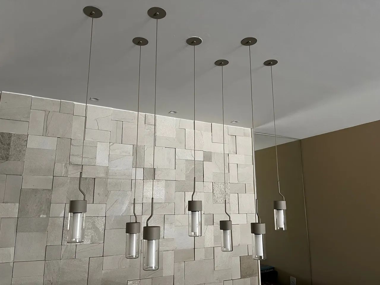 Lustre design com 7 luminárias  - Foto 3