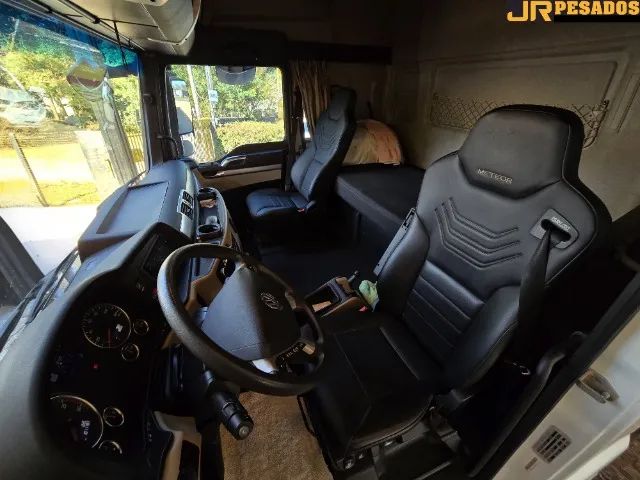 vw meteor 29520 traçado 6x4 ano 2022 completo baixo km - Foto 6