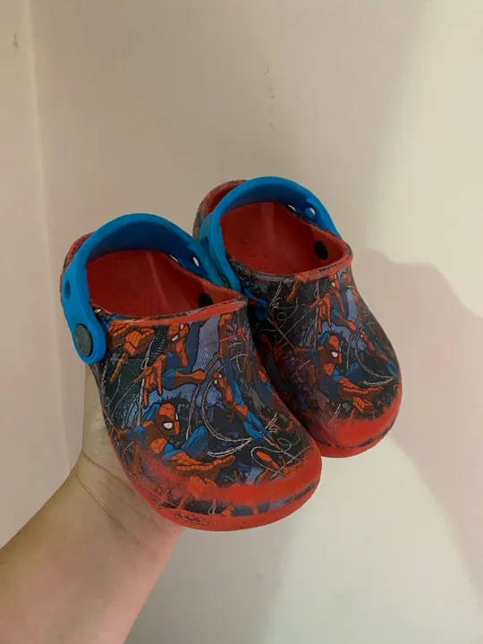 Chinelos Crocs Homem Aranha Infantil