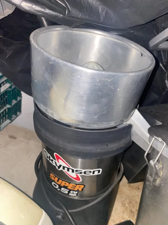 Espremedor de suco skysem