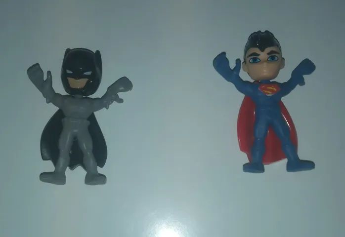 Liga da Justiça - Kinder Joy - Lote 4 Bonecos - Foto 2