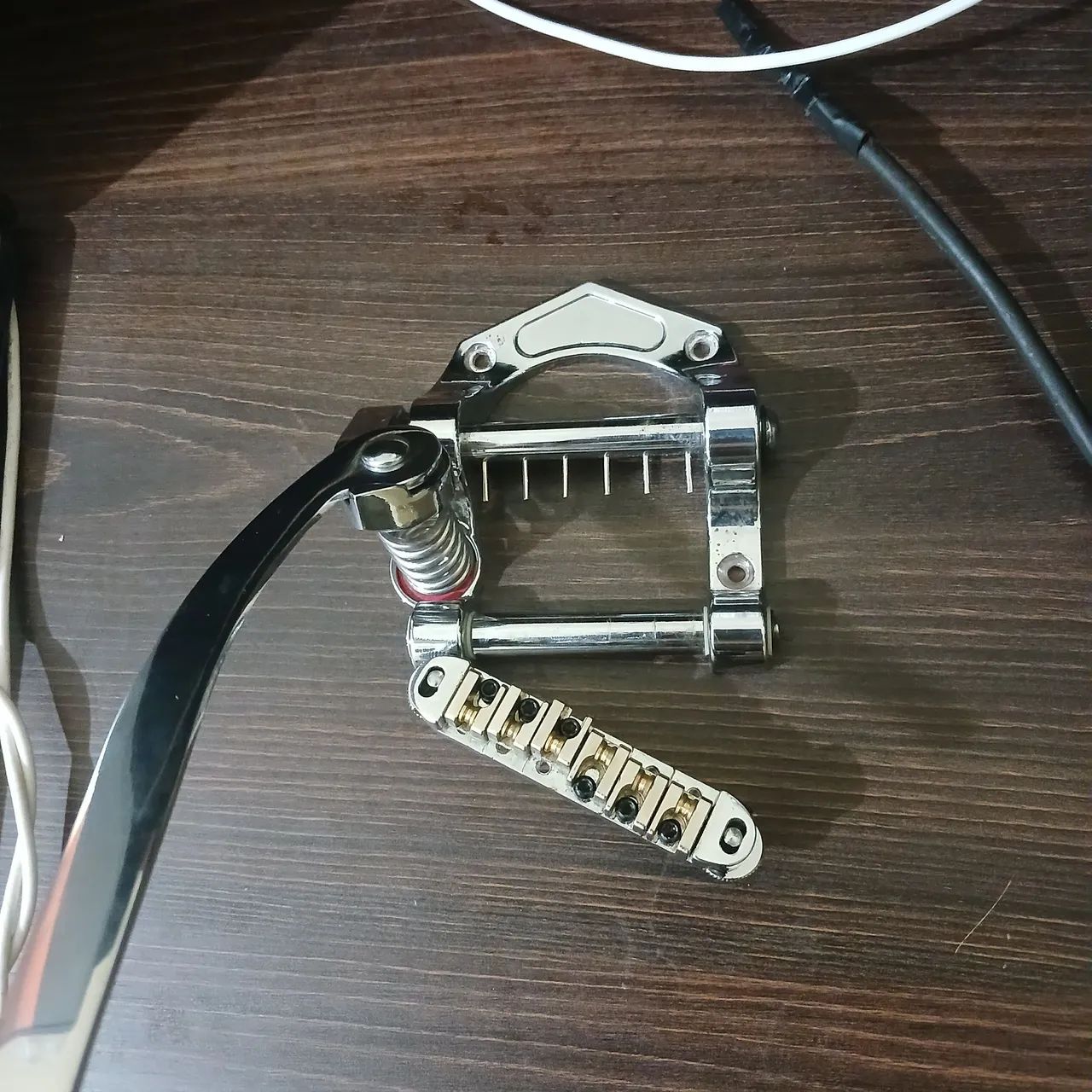 Alavanca tremolo para guitarra sg e lees pooll - Foto 3