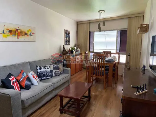 Excelente Sala e Quarto mais dependência revertida. Próximo ao metrô e comércio do Catete