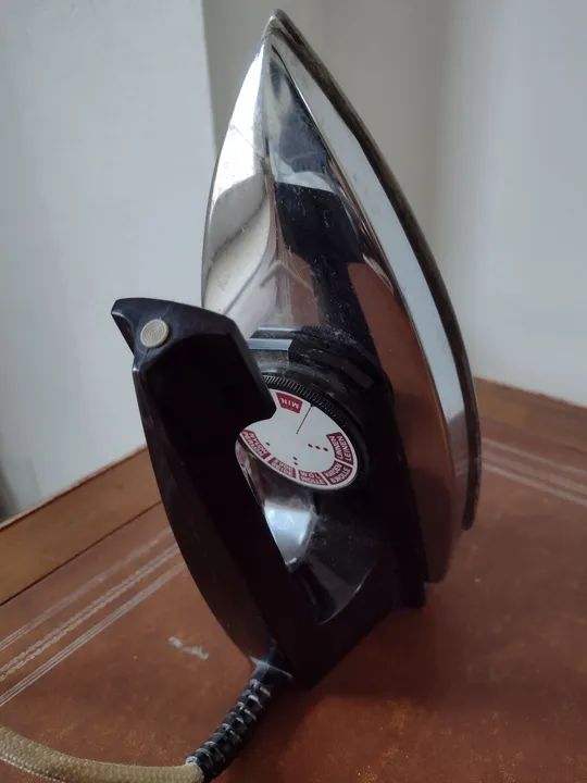 Ferro de Passar Roupa Antigo Philips voltagem 220