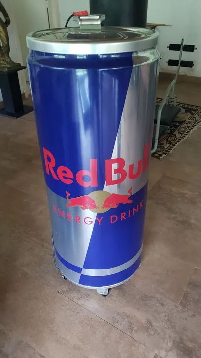 Cooler Red Bull