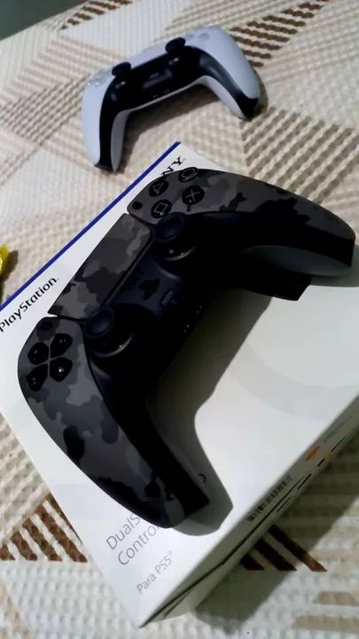 Playstation 5 com Leitor +Controle Camulado + Controle Branco + Elden Ring - Foto 3