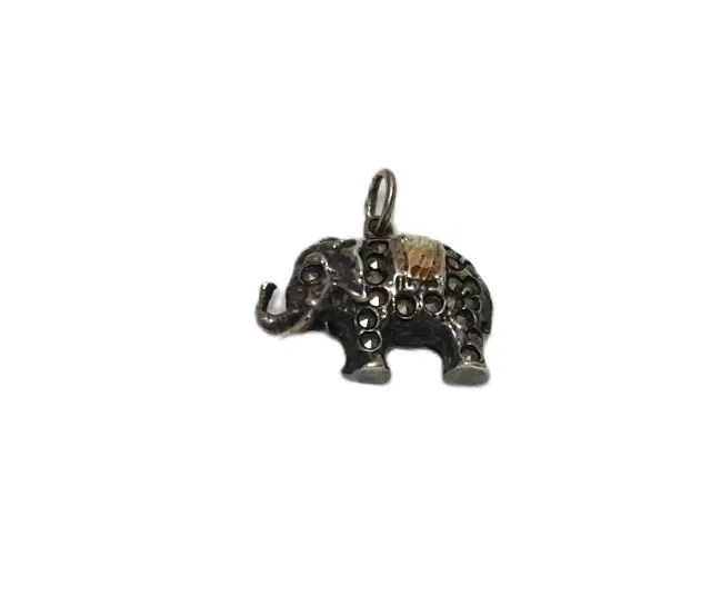 pingente elefante de prata com marcassitas e ouro 14k
