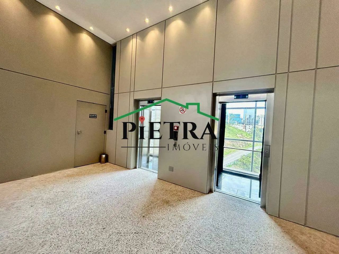 Sala ampla e excelente localização - Foto 4