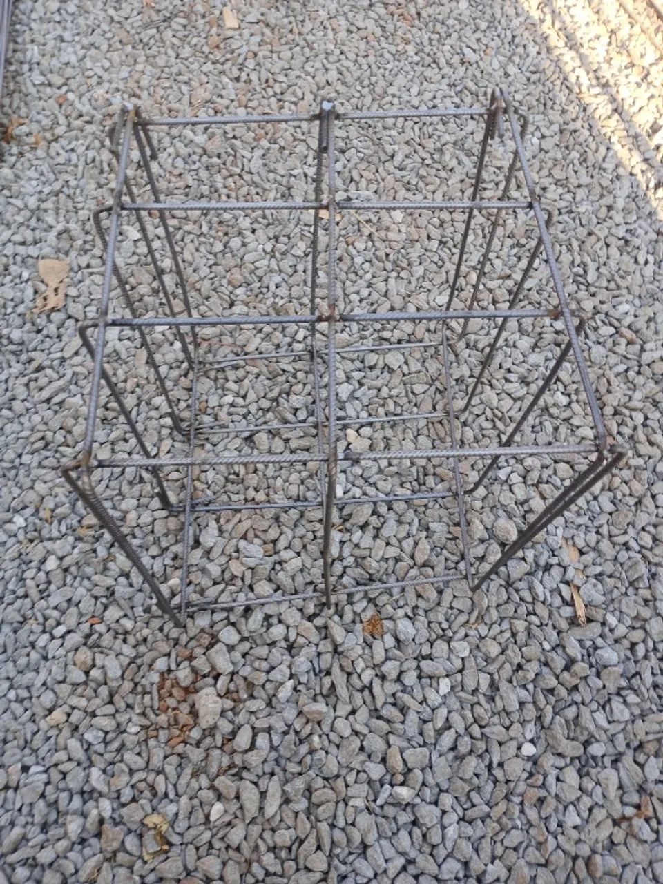 Gaiola ou blocos de ferro para fundação de casas,sobrado,muros,galpão 