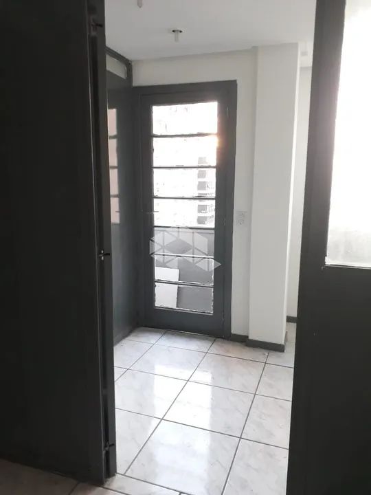 DUAS SALAS COMERCIAIS JUNTAS NO CENTRO - Foto 3