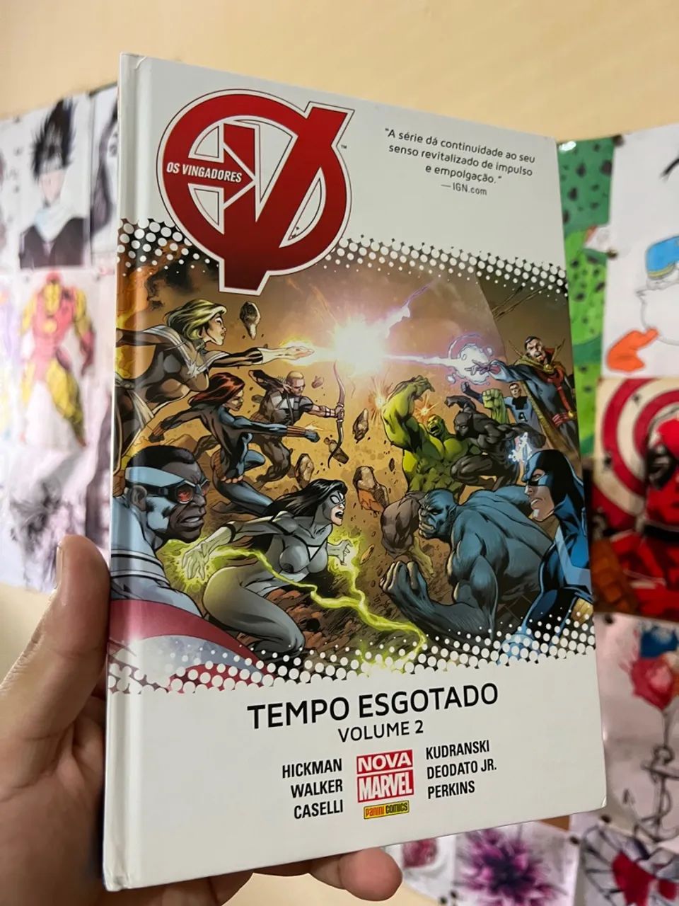 Vingadores tempo esgotado completo volume 1 ao 4 capa dura em ótimo estado - Foto 4