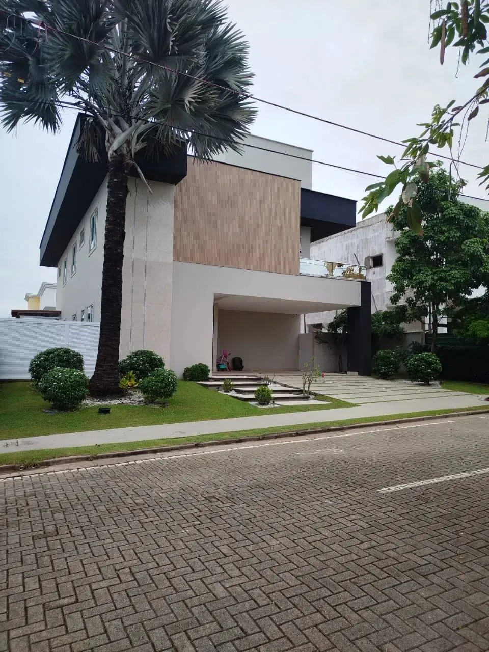 Alugo belíssima casa no Alfaville (Mobiliada)