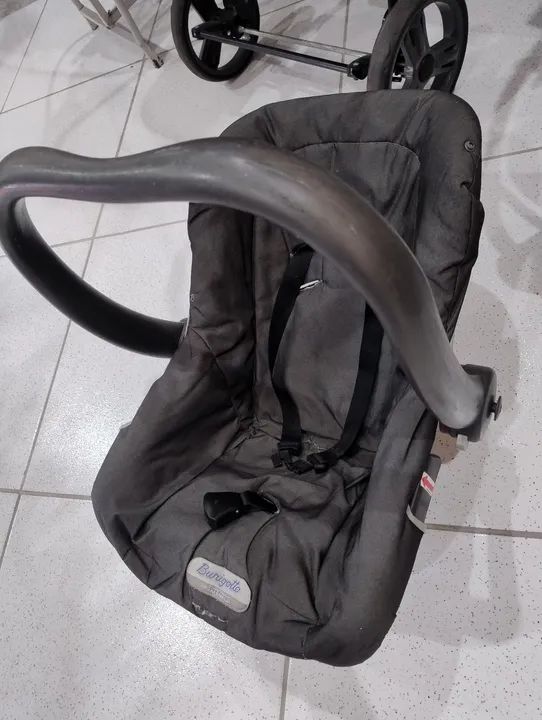 Carrinho de bebê Burigotto com bebê conforto  - Foto 3