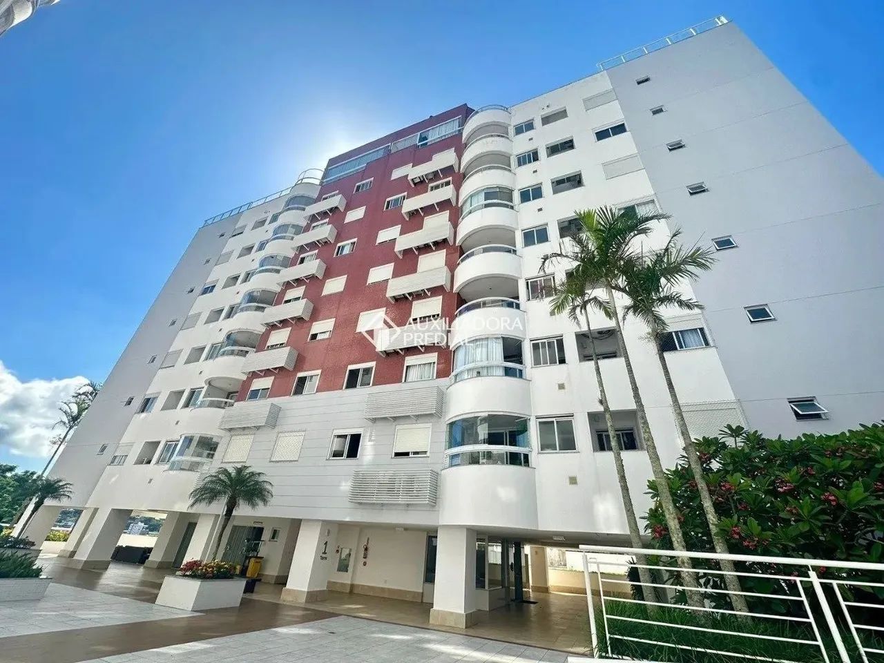 Imóvel para aluguel com 99 metros quadrados com 3 quartos em Pantanal - Florianópolis - SC