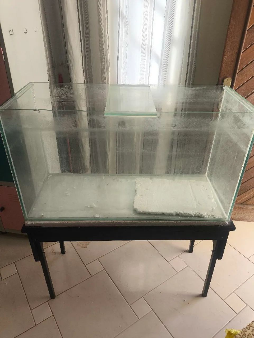 Aquário com vidro 12 mm C 1.00 M X A 0.56 Cm X L 0.40 Samp C 0,45 X A 0,26 X  L 0.30.